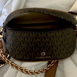 Micheal kors Fanny pack shoulder bag bran new never used.